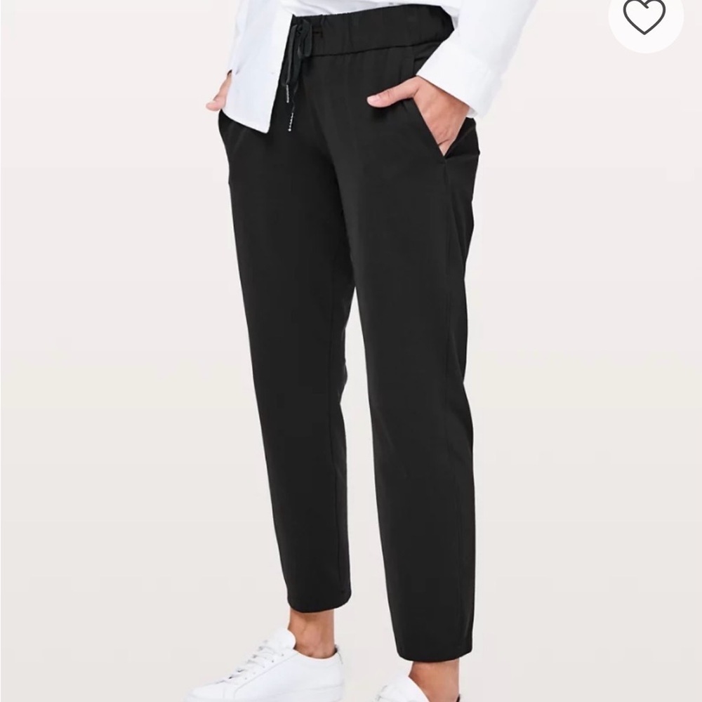 LULULEMON On The Fly Everyday  Comfortable Pants Excellent Condition Black Sz 2